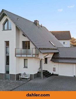 Großzügiges und modernes Haus in bester Lage von Bad Arolsen - Bad Arolsen