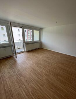 Naundorf, OT Hof...Wohnung mit Balkon und wunderschönen Blick ins Grüne! - Naundorf
