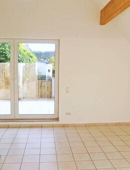 Helle Dachgeschosswohnung mit großem Balkon - Windeck