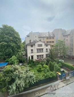 Praktisch geschnittene und sehr helle City-Wohnung mit Panoramablick - Frankfurt (Main)