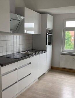 ** Dachgeschosswohnung mit moderner Einbauküch ** - Chemnitz