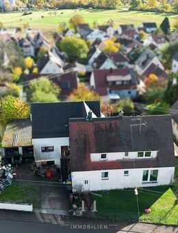 Zweifamilienhaus mit großem Grundstück und vielseitigem Potenzial in Filderstadt-Plattenhardt - Filderstadt