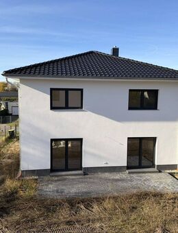 Käuferprovisionsfreie, moderne Stadtvilla mit Luftwärmepumpe und Kaminanschluss zum Erstbezug in Zep - Panketal