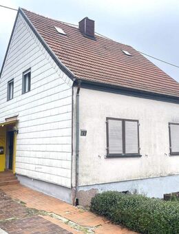 Freistehendes Wohnhaus mit großem Grundstück in attraktiver Umgebung - Merchweiler