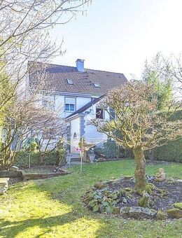 Platz für die Familie - Doppelhaushälfte mit weitläufigem Garten und großflächiger Sonnenterrasse - Remscheid
