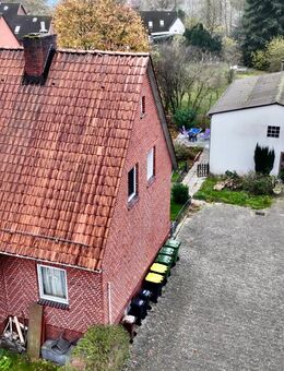 Zwei Häuser, Drei Wohneinheiten, Vier Garagen & Großes Baugrundstück - Soltau