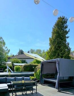 Viel Platz zum Leben: Freistehendes Einfamilienhaus in Liebenburg mit großem Garten und Außenpool - Liebenburg