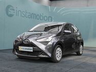 Toyota Aygo, 1.0 x-Play, Jahr 2021 - München