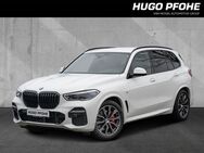 BMW X5, xDrive30d M Sport Laser Sitzbelü, Jahr 2022 - Schwerin