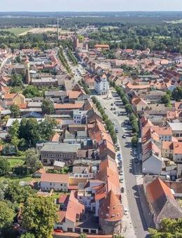 STILVOLLES UND EINZIGARTIGES MIETHAUS CA. 5,3 % IST-RENDITE / FAKTOR 18,9 - AUF GROßEM GRUNDSTÜCK - Treuenbrietzen