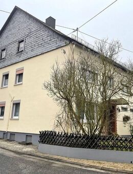 ehemaliger Bauernhof in Ortsmitte mit sehr viel Platz mit kleinem Vorgarten - Kirchberg (Hunsrück)