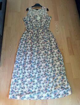 hellbeiges Sommerkleid mit Blumenmuster - Großrosseln