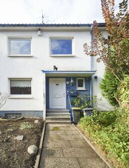 Willkommen zuhause: Renovierungsbedürftiges Reiheneckhaus samt Garten, Garage und Freistellplatz - Duisburg