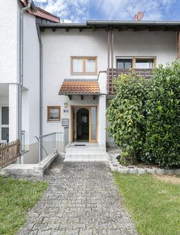 Reizendes Reihenmittelhaus - Garten, Garage & Dachstudio inklusive - Neu Ulm