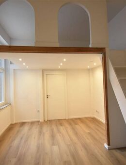 Für Individualisten! Freie 2-Zimmer-Whg mit EBK & Dachterrasse - Düsseldorf