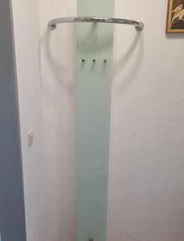 Kleiderständer aus Glas - Paderborn