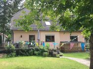 Schönes Ein-Zweifamiliehaus mit Garten, großen Keller und Einliegerwohnung in ruhiger Seitenstraße - Glienicke (Nordbahn)