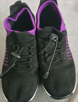 Sneaker Damen - 39 - schwarz/lila - gebraucht - Kiel