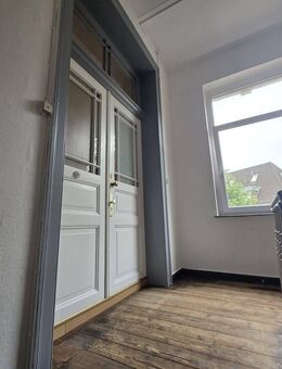 Charmante Altbauwohnung in zentraler Lage von Hameln - großzügiger Raum und historische Eleganz. - Hameln