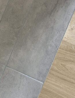 Barrierefreie Neubau-2-Zimmerwohnung mit Ost-Terrasse - Helles Wohnen, inklusive Einbauküche & Gartenanteil - Herrenberg