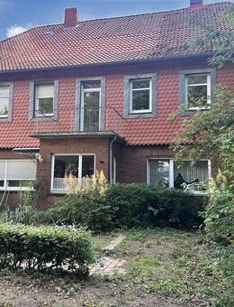 Sibbesse-Adenstedt: Ehemaliges Forsthaus mit Nebengelass und großem Grundstück - Adenstedt