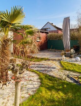 3-Familienhaus in Stein mit Top-Ausstattung: PV-Anlage, Speicher, 3 Garagen & Stellplatz! - Stein (Bayern)