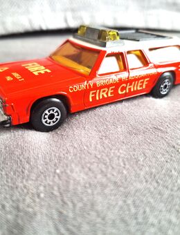 1:43 / 1:50 ? Peter Bilt Zugwagen mit Tankauflieger und Fire Chief Modell - Meckenheim