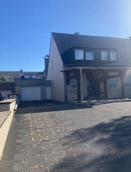 Großzügige Liegenschaft im Herzen von Korschenbroich-Herrenshoff, Garage, Stellplätze, Terrasse u. Garten ! - Korschenbroich