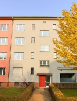 Vermietet: Gepflegte 2-Zimmer-ETW mit Balkon und Kellerabteil im Kissingenviertel (Denkmalschutz) - Berlin