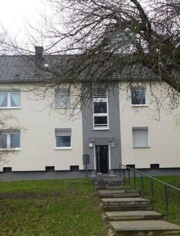 Überruhr-Holthausen: Frisch gestrichene 3-Zi.-Whg. mit großem Balkon zu vermieten - Essen