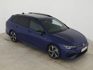 VW Golf Variant, R BlackStyle IQLight RearV, Jahr 2024 - Wackersdorf