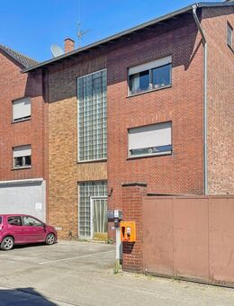 Attraktives Immobilienportfolio: MFH mit Gewerbeeinheit und charmantem Einfamilienhaus - Hürth