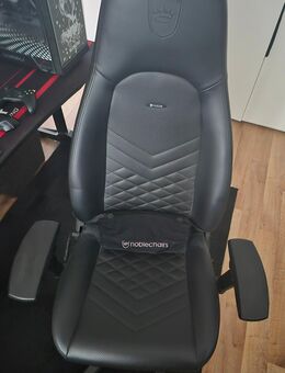 Biete noblechairs icon gaming Stuhl // guter Zustand // echt Leder// selbstabholer 150euro - Neubrandenburg