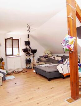 Roßtal S-Bahn Nähe: Schöne 3 Zi. DG-Wohnung in ruhiger Wohngegend zu vermieten - Roßtal