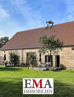Sanierte Scheune mit zehn Zimmern, vier Bädern und 200 m² Ausbaureserve - direkt am Beetzsee - Roskow