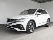 VW Tiguan, 2.0 l TDI R-Line 147kW(200 ), Jahr 2023 - Rellingen