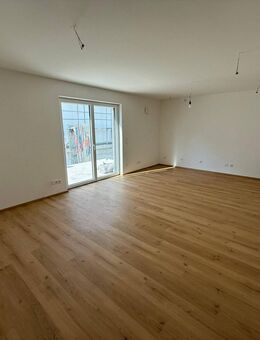 - Erstbezug - exklusive Erdgeschosswohnung in Traumlage - Burgheim
