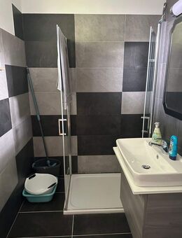 Sanierte Wohnung in zentraler Lage mit Westbalkon in Empelde/ Ronnenberg zu verkaufen - Ronnenberg