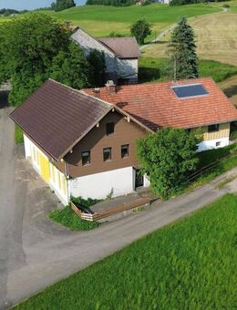 Freistehendes Zweifamilienhaus mit vielseitigen Nutzungsmöglichkeiten bei Weiler-Simmerberg - Weiler-Simmerberg