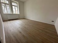 Alles NEU ! großer Süd/West-Balkon - Bad mit Fenster/Wanne/Dusche u.v.m. - Chemnitz