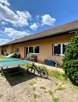 Kapitalanlage: Wohnhaus mit 3 Wohneinheiten + Ausbaureserve und einer Doppelgarage; in Lambertsberg - Lambertsberg