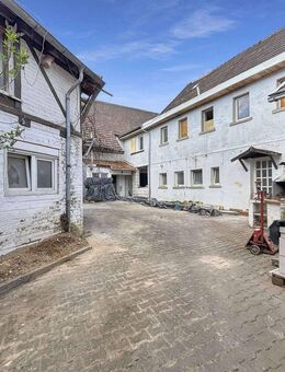 Für Visionäre mit Handwerksgeist-Einfamilienhaus mit 3-Seiten-Hof & Gewölbekeller - Alzey
