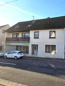 Mehrfamilienhaus mit Gewerbeeinheit auf großem Grundstück - Marpingen