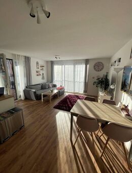 Charmante 2-Zimmer-Wohnung mit Einbauküche und großem Balkon - Nürnberg
