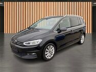 VW Touran, 1.5 TSI Highline, Jahr 2024 - Dresden