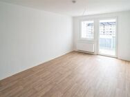 ++ Erstbezug nach Sanierung ++ Moderne 2 Zimmerwohnung mit Dusche und Wanne + Solarmodul - Chemnitz