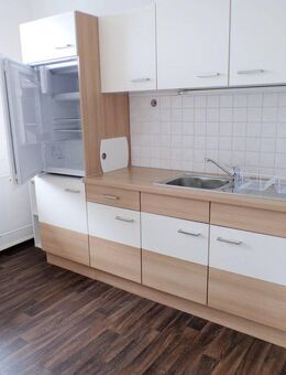 * mit Balkon und Küche * 3 Zimmer Wohnung in Werdau zu vermieten! - Werdau