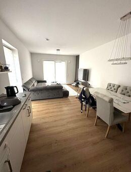 Moderne 3 Zimmer Erdgeschosswohnung in Tostedt mit hochwertiger Ausstattung - Einbauküche, Terrasse, Fahrstuhl etc. - Tostedt