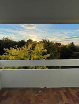 Gemütliches und modern ausgestattetes 1-Zi-Apartment - 35qm - Balkon mit toller Aussicht, Küche, Tiefgarage - Umkirch