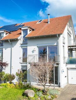 Zuhause im Südschwarzwald - großzügige Doppelhaushälfte mit Charme, Garten, Terrasse und Talblick - Ühlingen-Birkendorf